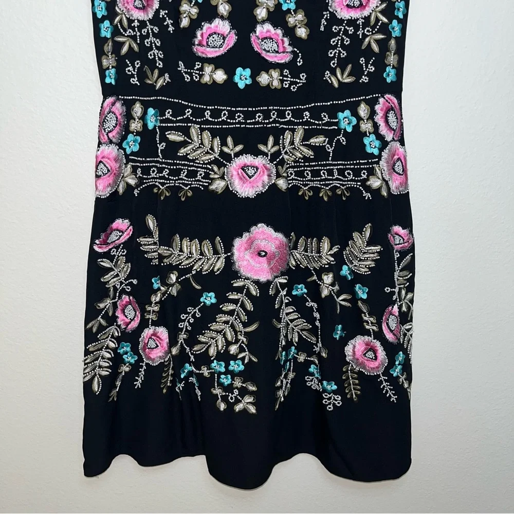 Gianni Bini woman’s Floral embroidered beaded stunning dress sz 10